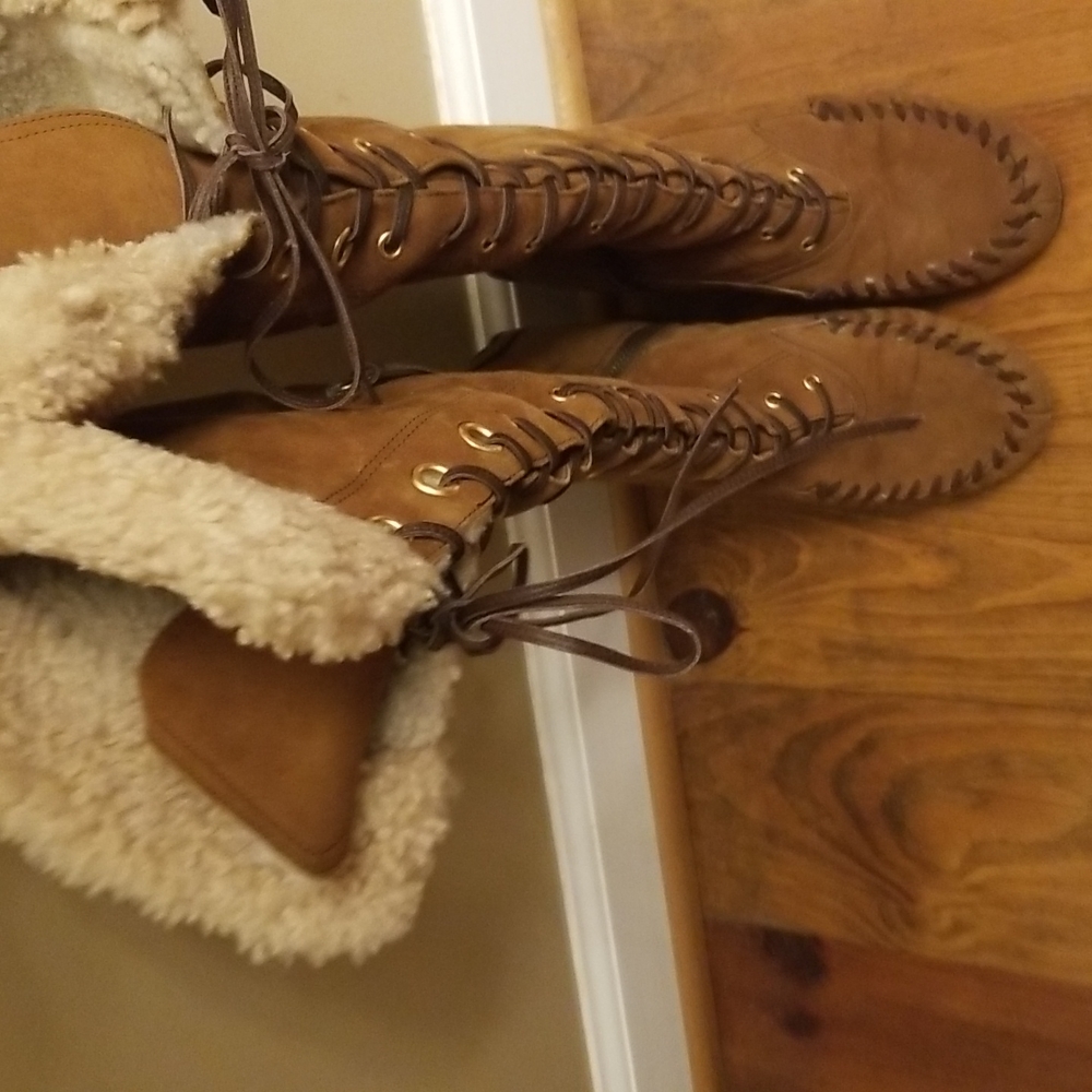 MIU MIU Winter BOOTS - Picture 8 of 14